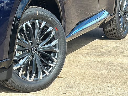 New 2026 Nissan Rogue Platinum w/ Platinum Premium Package image 3