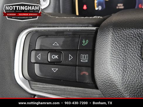 Used 2024 Jeep Wagoneer L Series II w/ Flexible Seating Group AWD/4WD image 19