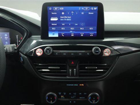 Used 2023 Ford Escape ST-Line image 25