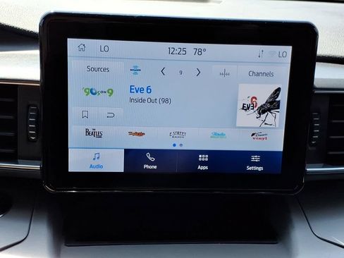 Used 2023 Ford Explorer XLT w/ Equipment Group 202A AWD/4WD image 16