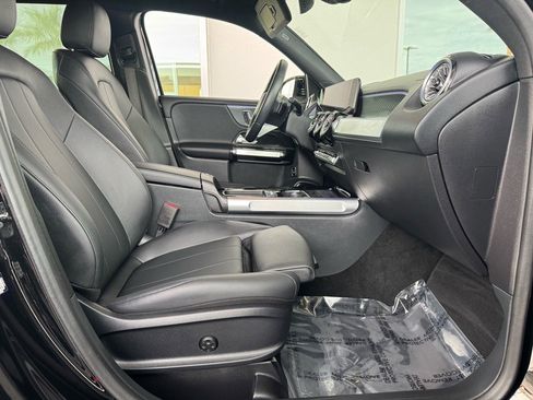 Certified 2024 Mercedes-Benz GLB 250 image 24