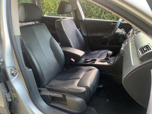 Used 2008 Volkswagen Passat 2.0T image 30