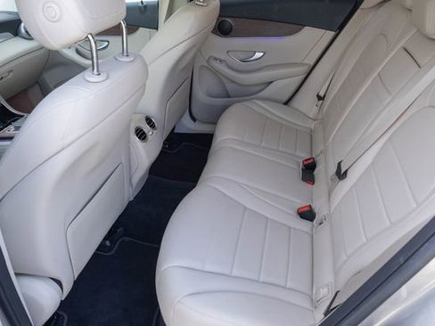 Used 2022 Mercedes-Benz GLC 300 4MATIC w/ Premium Package Lite image 17