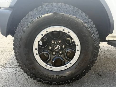 Certified 2022 Ford Bronco Big Bend w/ Sasquatch Package AWD/4WD image 32