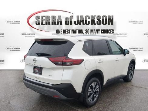 Used 2023 Nissan Rogue SV w/ SV Premium B Package FWD image 9