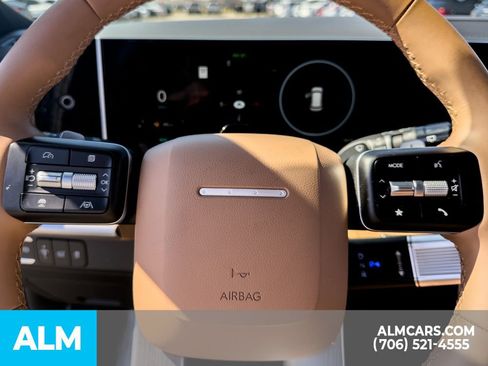 Used 2025 Hyundai Santa Fe Limited image 32