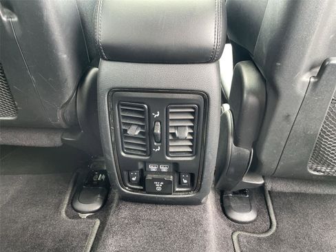 Used 2018 Dodge Durango GT w/ Premium Group image 32