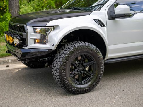 Used 2018 Ford F150 Raptor w/ Equipment Group 802A Luxury AWD/4WD image 22