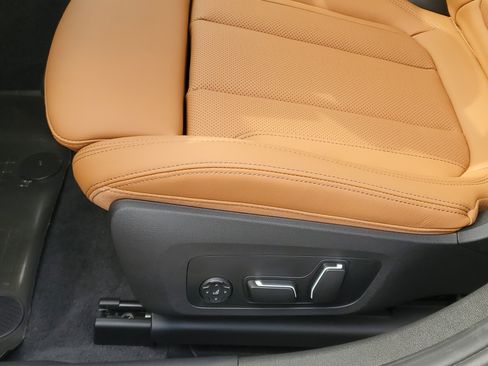 New 2026 BMW 330i xDrive Sedan w/ Premium Package image 9