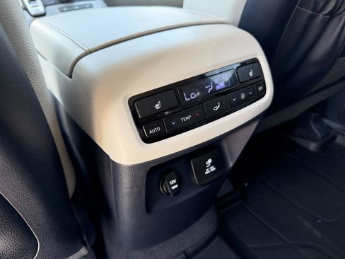 Used 2021 Hyundai Palisade SEL w/ Premium Package FWD image 23
