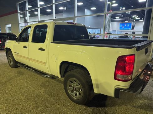 Used 2007 GMC Sierra 1500 SL image 2