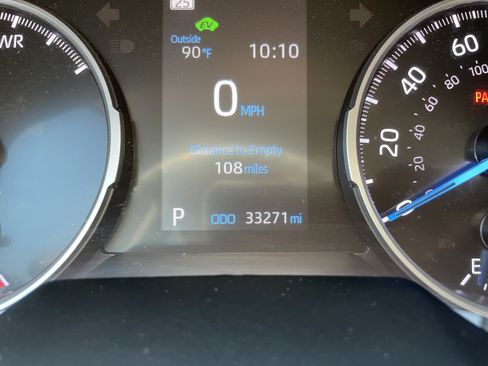 Used 2021 Toyota RAV4 LE AWD/4WD image 10