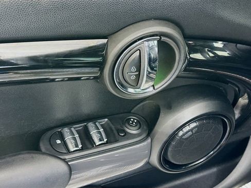 Used 2020 MINI Cooper S image 18