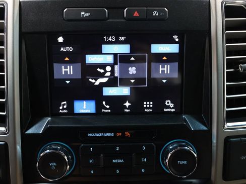 Used 2016 Ford F150 Lariat image 32