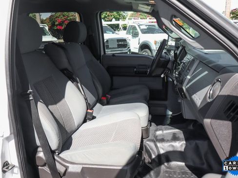 Used 2016 Ford F550 4x4 Crew Cab Super Duty image 34