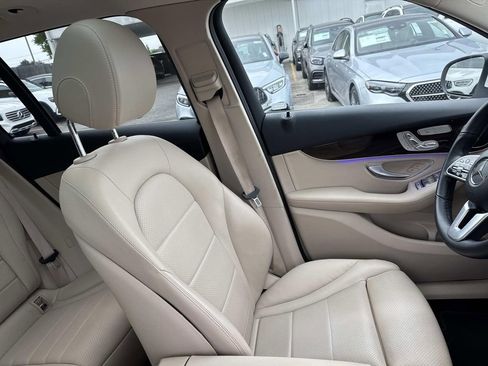 Used 2022 Mercedes-Benz GLC 300 image 11