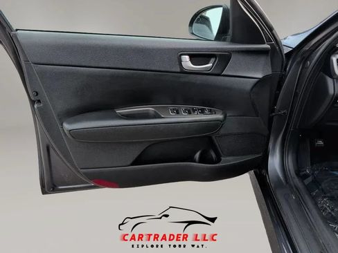Used 2019 Kia Optima LX FWD image 13