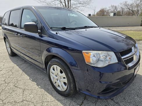 Used 2014 Dodge Grand Caravan SE w/ Quick Order Package 29E SE FWD image 2