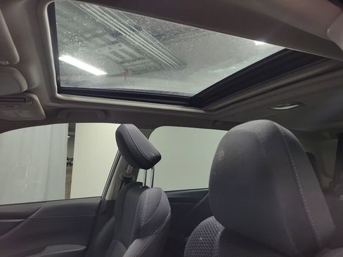 Used 2020 Subaru Forester Premium image 14