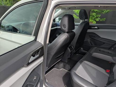 Used 2023 Volkswagen Taos SE w/ Panoramic Sunroof Package AWD/4WD image 24