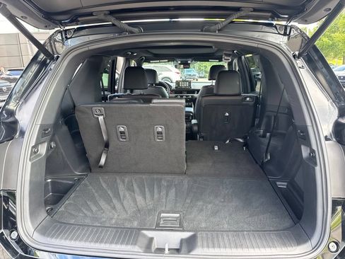 Used 2025 Honda Pilot TrailSport image 35