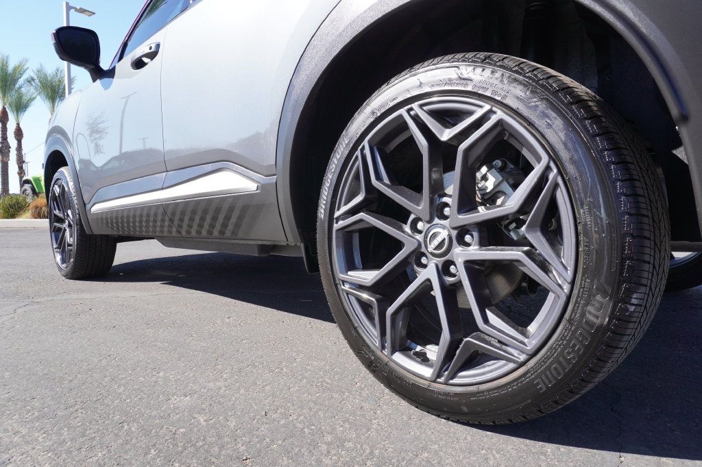 Certified 2025 Nissan Kicks SR FWD image 6
