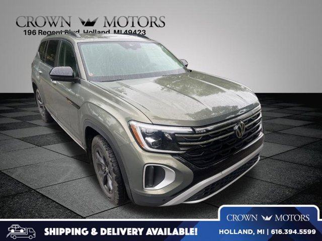 Used 2024 Volkswagen Atlas Peak Edition SE AWD/4WD image 1