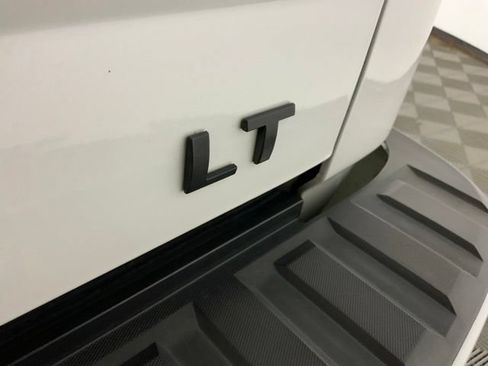 Used 2018 Chevrolet Silverado 1500 LT w/ All Star Edition AWD/4WD image 20