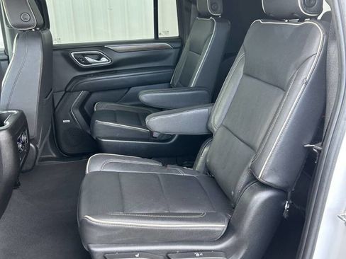 Used 2023 Chevrolet Suburban Premier image 22