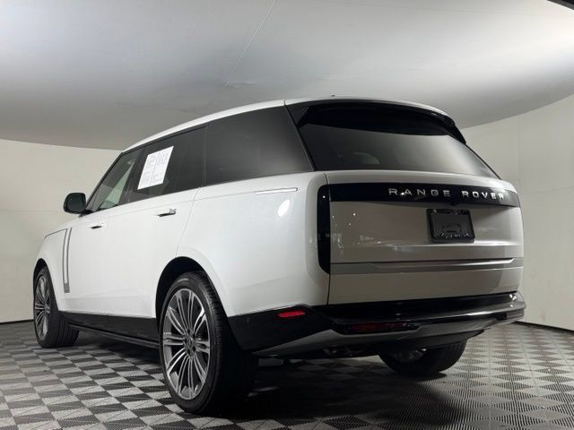 Used 2025 Land Rover Range Rover Long Wheelbase Autobiography AWD/4WD image 4