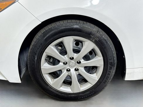 Used 2024 Toyota Corolla LE FWD image 28