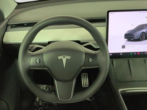 Used 2022 Tesla Model Y Performance image 16