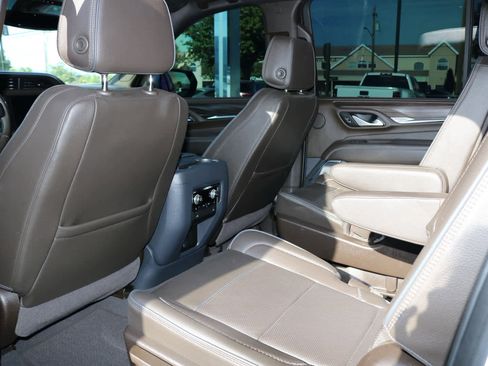 Used 2022 GMC Yukon XL Denali AWD/4WD image 29