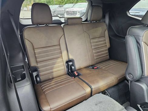 Used 2026 GMC Acadia Denali Ultimate AWD/4WD image 13