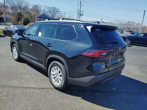 New 2026 Toyota Grand Highlander XLE image 3