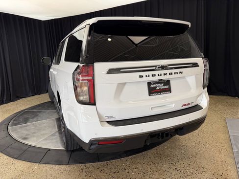 Used 2022 Chevrolet Suburban RST w/ Luxury Package AWD/4WD image 6