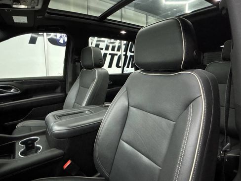 Used 2023 GMC Yukon SLT w/ SLT Premium Package AWD/4WD image 18