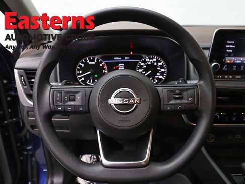 Used 2023 Nissan Rogue S AWD/4WD image 10