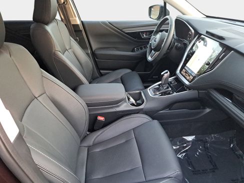 Used 2025 Subaru Outback Touring AWD/4WD image 10