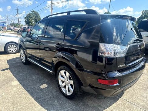 Used 2010 Mitsubishi Outlander XLS image 2