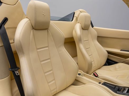 Used 2013 Ferrari 458 Spider RWD image 43