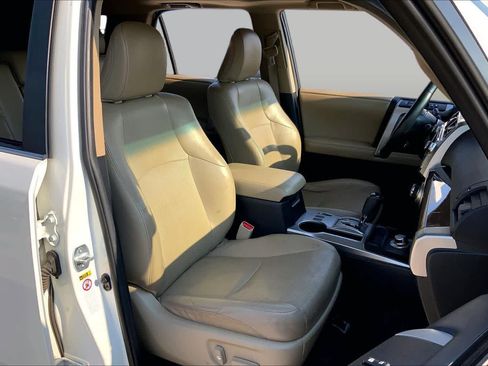 Used 2015 Toyota 4Runner Limited AWD/4WD image 9