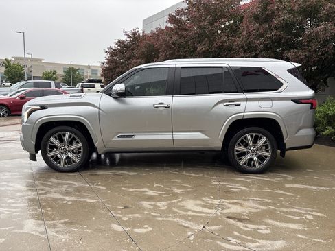 Used 2024 Toyota Sequoia Capstone AWD/4WD image 9