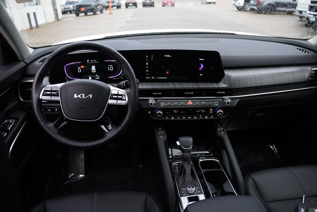 Certified 2025 Kia Telluride EX w/ EX Captain's Chair Package AWD/4WD image 20