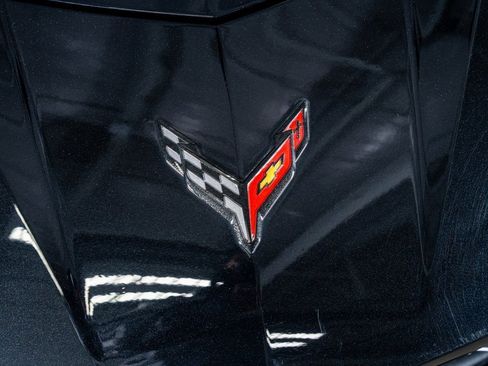 Used 2024 Chevrolet Corvette Stingray Coupe w/ 1LT image 18