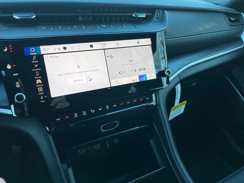 New 2026 Jeep Grand Cherokee Limited image 13