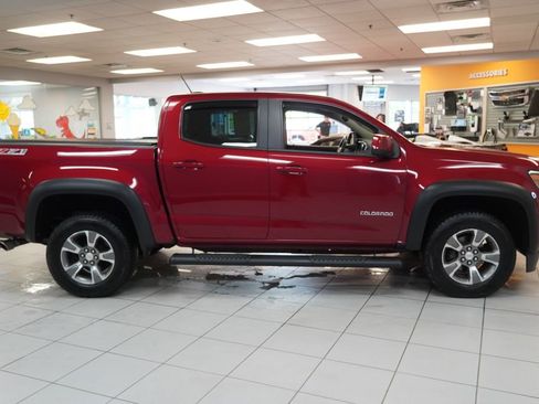 Used 2018 Chevrolet Colorado Z71 AWD/4WD image 12