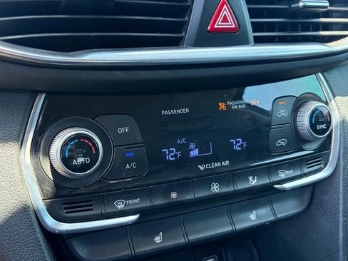 Used 2020 Hyundai Santa Fe SEL FWD image 13