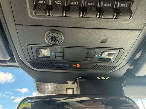 New 2025 Ford Bronco Heritage Edition image 32