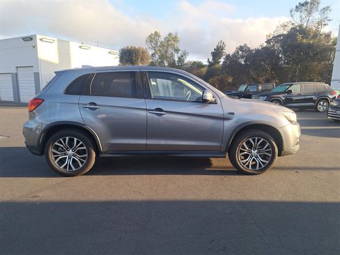 Used 2018 Mitsubishi Outlander Sport ES image 4